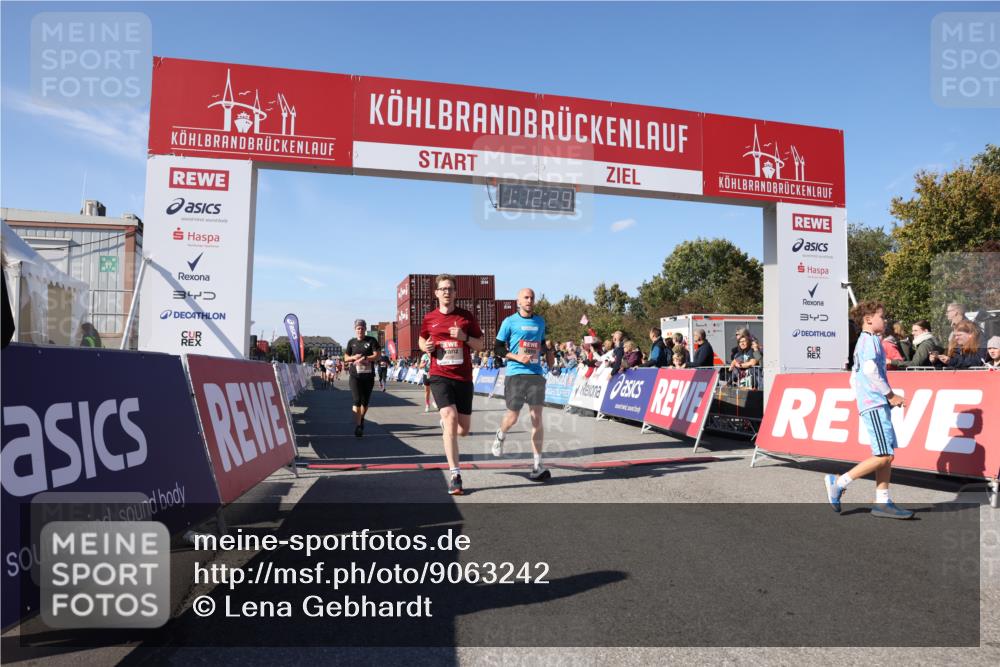 03.10.2025 - Köhlbrandbrückenlauf Lena Gebhardt http://msf.ph/oto/9063242 03.10.2025 13:12:30 Ziel 4189, 4266, 4609, 4638, 4700, 4745, 4864, 4873, 4908, 4973, 5062 meine-sportfotos.de