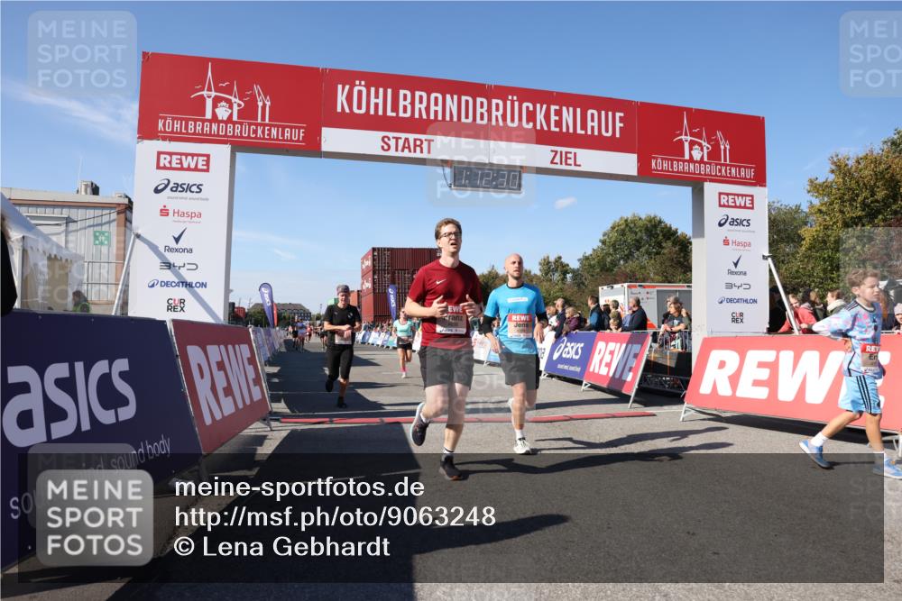 03.10.2025 - Köhlbrandbrückenlauf Lena Gebhardt http://msf.ph/oto/9063248 03.10.2025 13:12:30 Ziel 4189, 4266, 4609, 4638, 4700, 4745, 4864, 4873, 4908, 4973, 5062 meine-sportfotos.de
