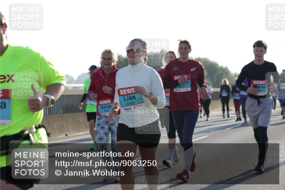 03.10.2025 - Köhlbrandbrückenlauf Jannik Wohlers http://msf.ph/oto/9063250 03.10.2025 09:23:59 Position 3 1988, 2340, 3019, 291 meine-sportfotos.de