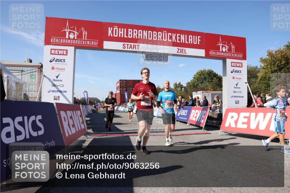 03.10.2025 - Köhlbrandbrückenlauf Lena Gebhardt http://msf.ph/oto/9063256 03.10.2025 13:12:30 Ziel 4189, 4266, 4609, 4638, 4700, 4745, 4864, 4873, 4908, 4973, 5062 meine-sportfotos.de