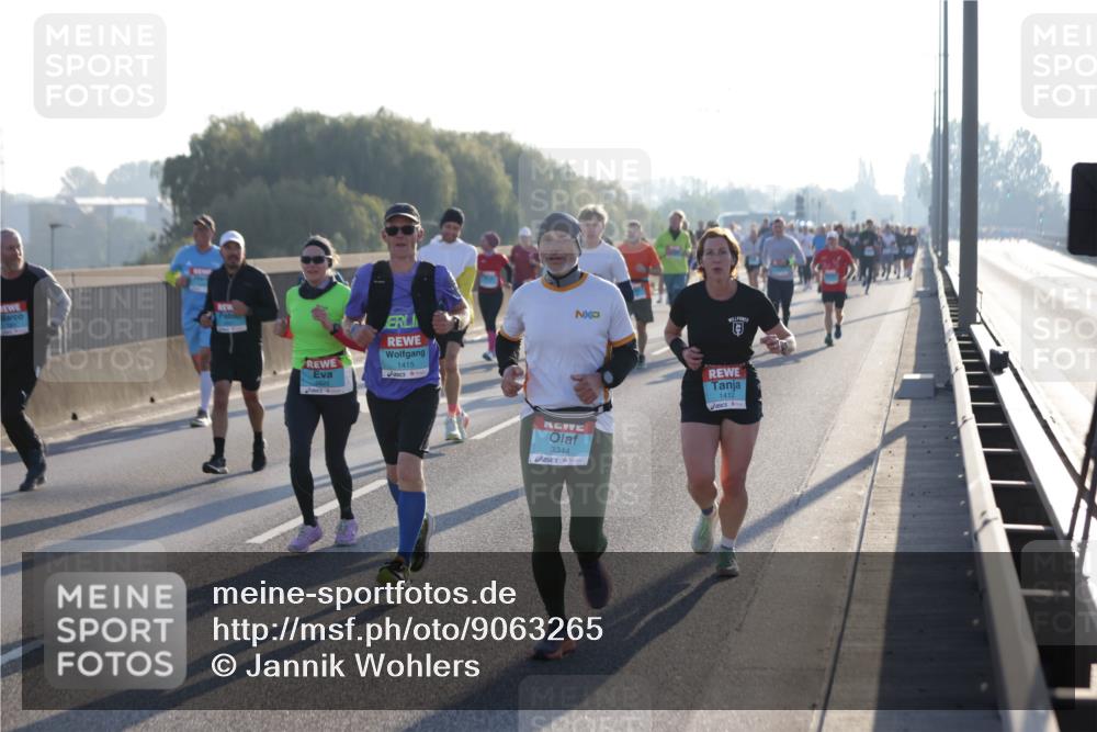 03.10.2025 - Köhlbrandbrückenlauf Jannik Wohlers http://msf.ph/oto/9063265 03.10.2025 09:16:08 Position 3 1415, 3344, 1412 meine-sportfotos.de