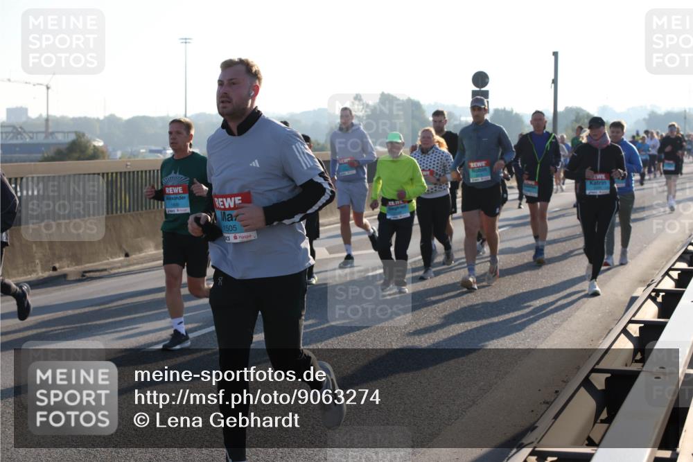 03.10.2025 - Köhlbrandbrückenlauf Lena Gebhardt http://msf.ph/oto/9063274 03.10.2025 09:20:45 Position 1 1699, 1505 meine-sportfotos.de