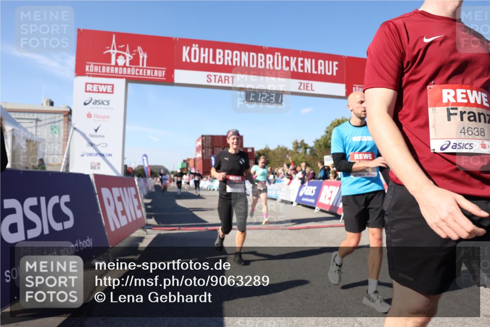 03.10.2025 - Köhlbrandbrückenlauf Lena Gebhardt http://msf.ph/oto/9063289 03.10.2025 13:12:32 Ziel 4189, 4609, 4638, 4700, 4745, 4858, 4864, 4873, 4908, 4973, 6466 meine-sportfotos.de