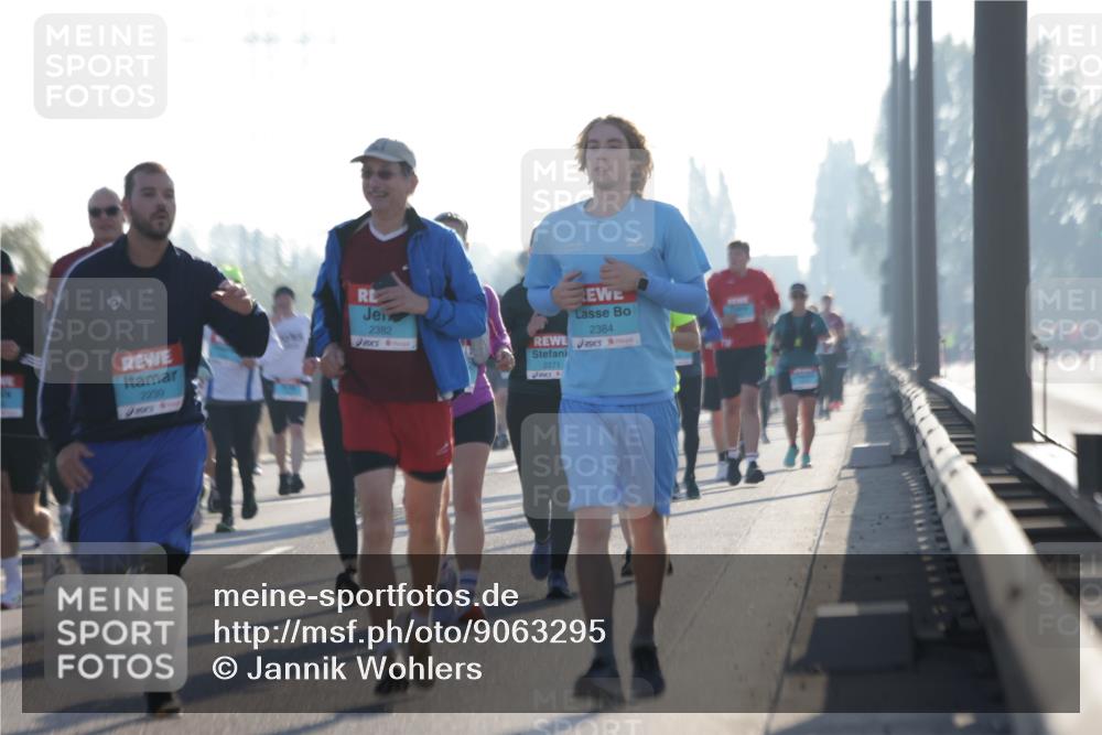 03.10.2025 - Köhlbrandbrückenlauf Jannik Wohlers http://msf.ph/oto/9063295 03.10.2025 09:24:03 Position 3 2382, 2239, 2271, 2384 meine-sportfotos.de