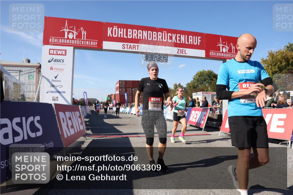 03.10.2025 - Köhlbrandbrückenlauf Lena Gebhardt http://msf.ph/oto/9063309 03.10.2025 13:12:32 Ziel 4189, 4609, 4638, 4700, 4745, 4858, 4864, 4873, 4908, 4973, 6466 meine-sportfotos.de