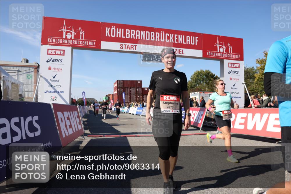 03.10.2025 - Köhlbrandbrückenlauf Lena Gebhardt http://msf.ph/oto/9063314 03.10.2025 13:12:33 Ziel 4189, 4609, 4638, 4700, 4745, 4858, 4864, 4873, 4908, 4973, 6466 meine-sportfotos.de
