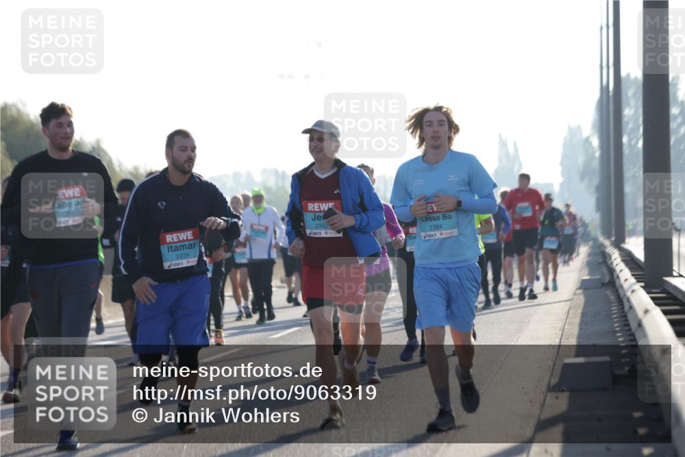 03.10.2025 - Köhlbrandbrückenlauf Jannik Wohlers http://msf.ph/oto/9063319 03.10.2025 09:24:04 Position 3 2383, 2239, 2382, 2384 meine-sportfotos.de