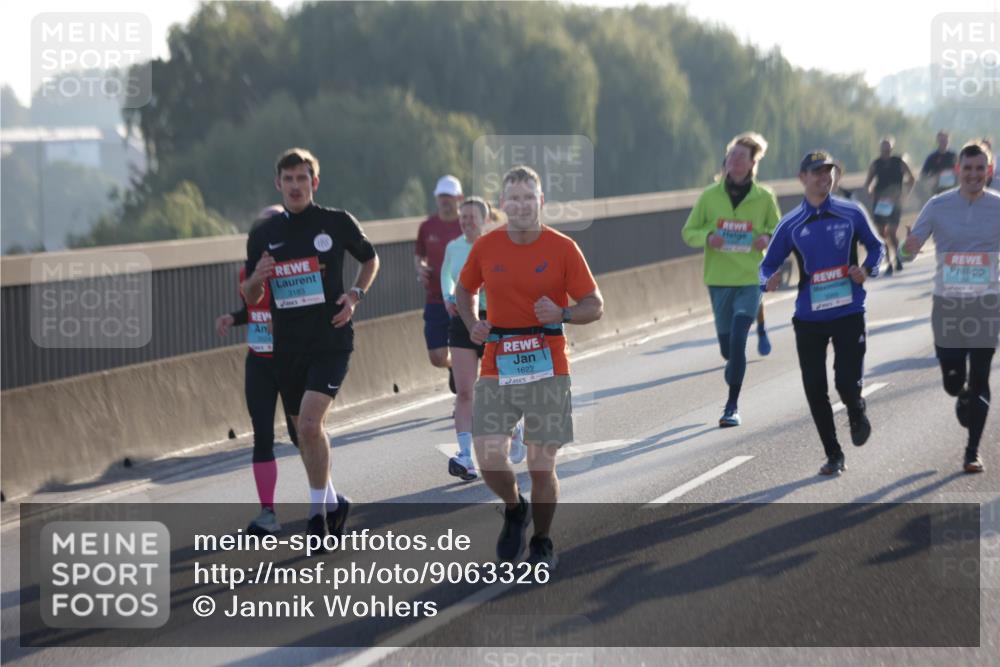03.10.2025 - Köhlbrandbrückenlauf Jannik Wohlers http://msf.ph/oto/9063326 03.10.2025 09:16:11 Position 3 3183, 1622 meine-sportfotos.de