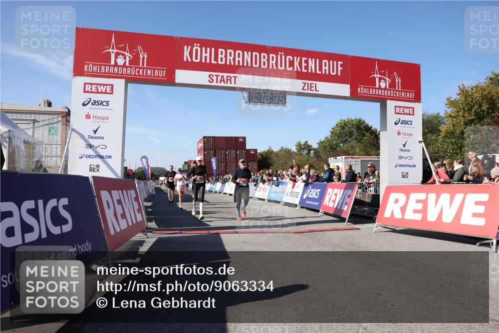 03.10.2025 - Köhlbrandbrückenlauf Lena Gebhardt http://msf.ph/oto/9063334 03.10.2025 13:12:35 Ziel 4048, 4189, 4609, 4638, 4700, 4745, 4858, 4864, 4873, 4973, 5874, 6466, 6588 meine-sportfotos.de
