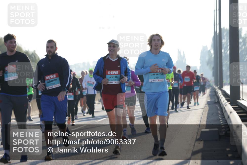 03.10.2025 - Köhlbrandbrückenlauf Jannik Wohlers http://msf.ph/oto/9063337 03.10.2025 09:24:04 Position 3 2383, 2239, 2382, 2384 meine-sportfotos.de