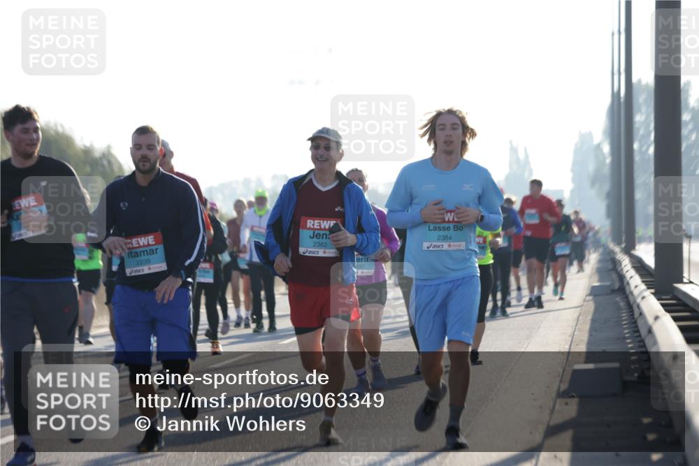 03.10.2025 - Köhlbrandbrückenlauf Jannik Wohlers http://msf.ph/oto/9063349 03.10.2025 09:24:04 Position 3 2239, 2382, 637, 2384 meine-sportfotos.de