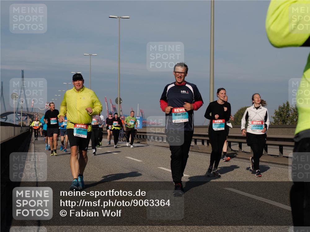 03.10.2025 - Köhlbrandbrückenlauf Fabian Wolf http://msf.ph/oto/9063364 03.10.2025 10:06:44 Position 3 3631, 3149, 2356 meine-sportfotos.de