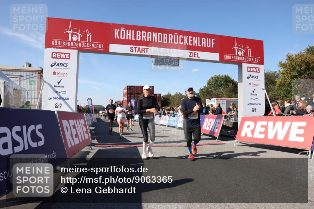 03.10.2025 - Köhlbrandbrückenlauf Lena Gebhardt http://msf.ph/oto/9063365 03.10.2025 13:12:36 Ziel 4048, 4189, 4609, 4638, 4700, 4745, 4858, 4864, 4873, 4973, 5874, 6466, 6588 meine-sportfotos.de
