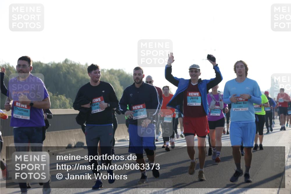 03.10.2025 - Köhlbrandbrückenlauf Jannik Wohlers http://msf.ph/oto/9063373 03.10.2025 09:24:05 Position 3 2988, 2383, 2239, 2382, 2384, 2637 meine-sportfotos.de