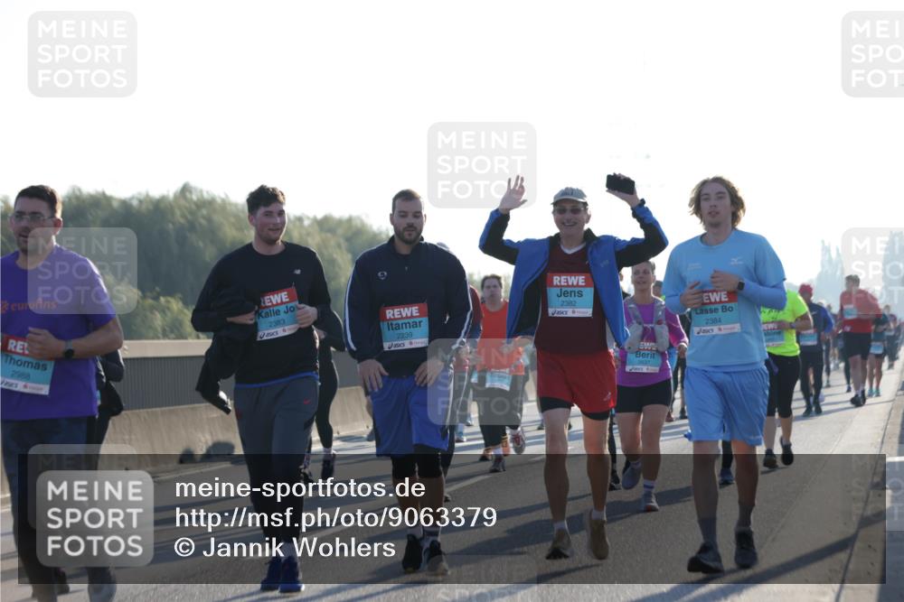 03.10.2025 - Köhlbrandbrückenlauf Jannik Wohlers http://msf.ph/oto/9063379 03.10.2025 09:24:05 Position 3 2988, 2383, 2239, 2382, 2637, 2384 meine-sportfotos.de