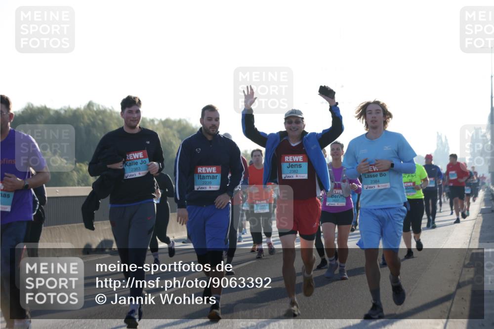 03.10.2025 - Köhlbrandbrückenlauf Jannik Wohlers http://msf.ph/oto/9063392 03.10.2025 09:24:05 Position 3 2383, 2239, 2382, 2637, 2384 meine-sportfotos.de