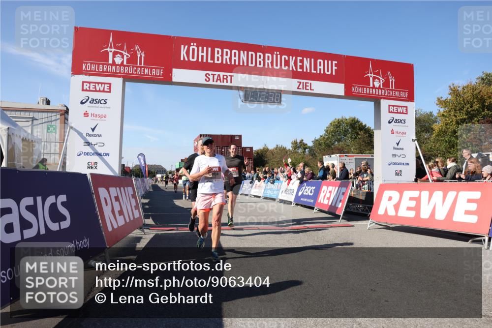 03.10.2025 - Köhlbrandbrückenlauf Lena Gebhardt http://msf.ph/oto/9063404 03.10.2025 13:12:38 Ziel 4048, 4189, 4391, 4392, 4527, 4609, 4638, 4700, 4858, 4864, 4873, 4973, 5874, 6466, 6588 meine-sportfotos.de
