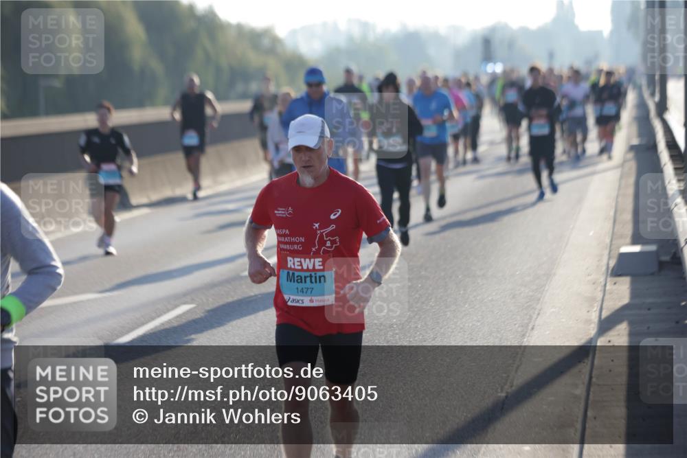 03.10.2025 - Köhlbrandbrückenlauf Jannik Wohlers http://msf.ph/oto/9063405 03.10.2025 09:16:14 Position 3 1477 meine-sportfotos.de