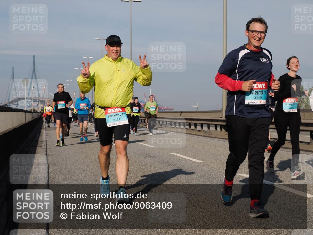 03.10.2025 - Köhlbrandbrückenlauf Fabian Wolf http://msf.ph/oto/9063409 03.10.2025 10:06:45 Position 3 3631, 3149, 2289, 6 meine-sportfotos.de