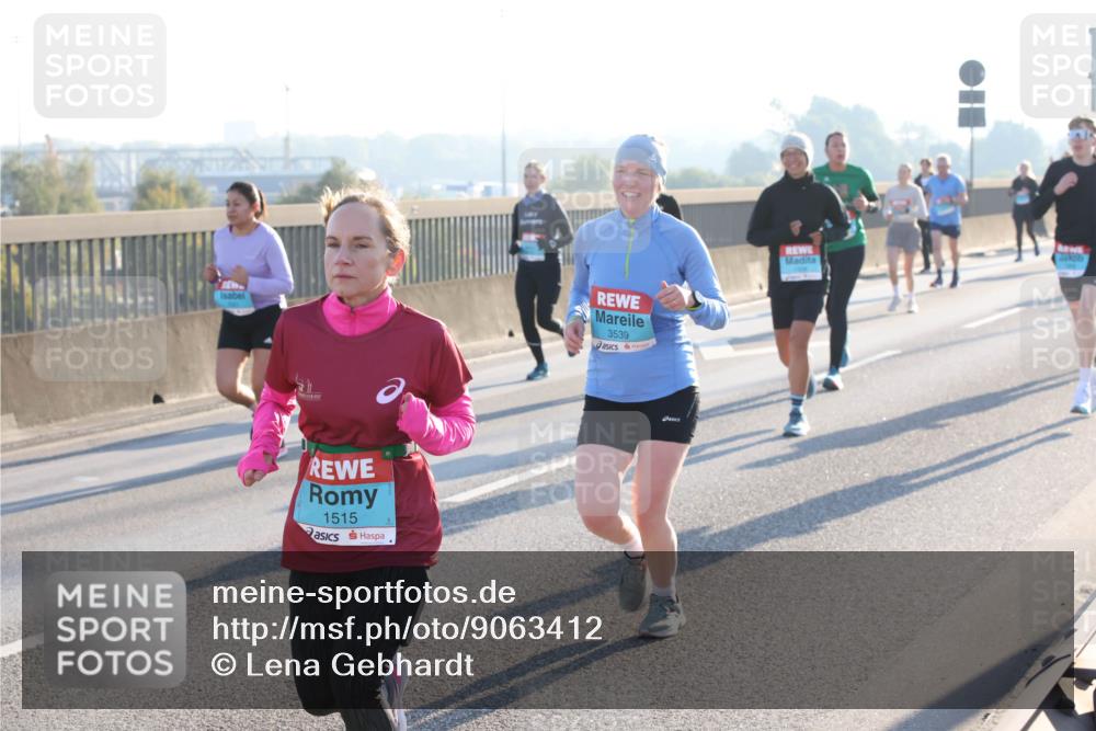 03.10.2025 - Köhlbrandbrückenlauf Lena Gebhardt http://msf.ph/oto/9063412 03.10.2025 09:20:51 Position 1 1515, 3539 meine-sportfotos.de