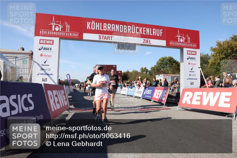 03.10.2025 - Köhlbrandbrückenlauf Lena Gebhardt http://msf.ph/oto/9063416 03.10.2025 13:12:38 Ziel 4048, 4189, 4391, 4392, 4527, 4609, 4638, 4700, 4858, 4864, 4873, 4973, 5874, 6466, 6588 meine-sportfotos.de