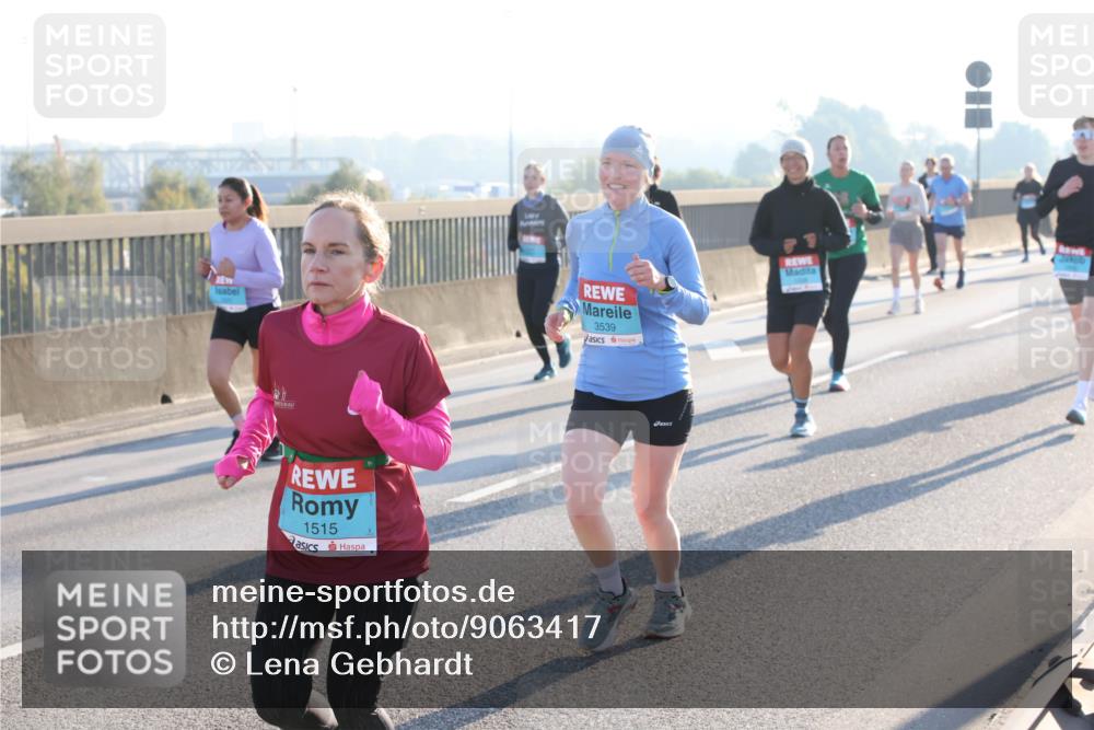 03.10.2025 - Köhlbrandbrückenlauf Lena Gebhardt http://msf.ph/oto/9063417 03.10.2025 09:20:51 Position 1 1515, 3539 meine-sportfotos.de