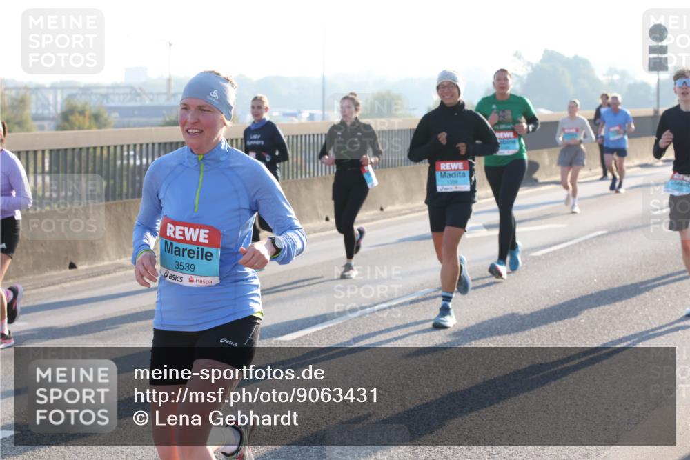 03.10.2025 - Köhlbrandbrückenlauf Lena Gebhardt http://msf.ph/oto/9063431 03.10.2025 09:20:51 Position 1 3539, 1338 meine-sportfotos.de