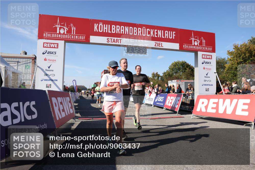 03.10.2025 - Köhlbrandbrückenlauf Lena Gebhardt http://msf.ph/oto/9063437 03.10.2025 13:12:39 Ziel 4048, 4189, 4391, 4392, 4527, 4609, 4638, 4700, 4855, 4858, 4864, 4873, 4973, 4975, 5874, 6466, 6588 meine-sportfotos.de