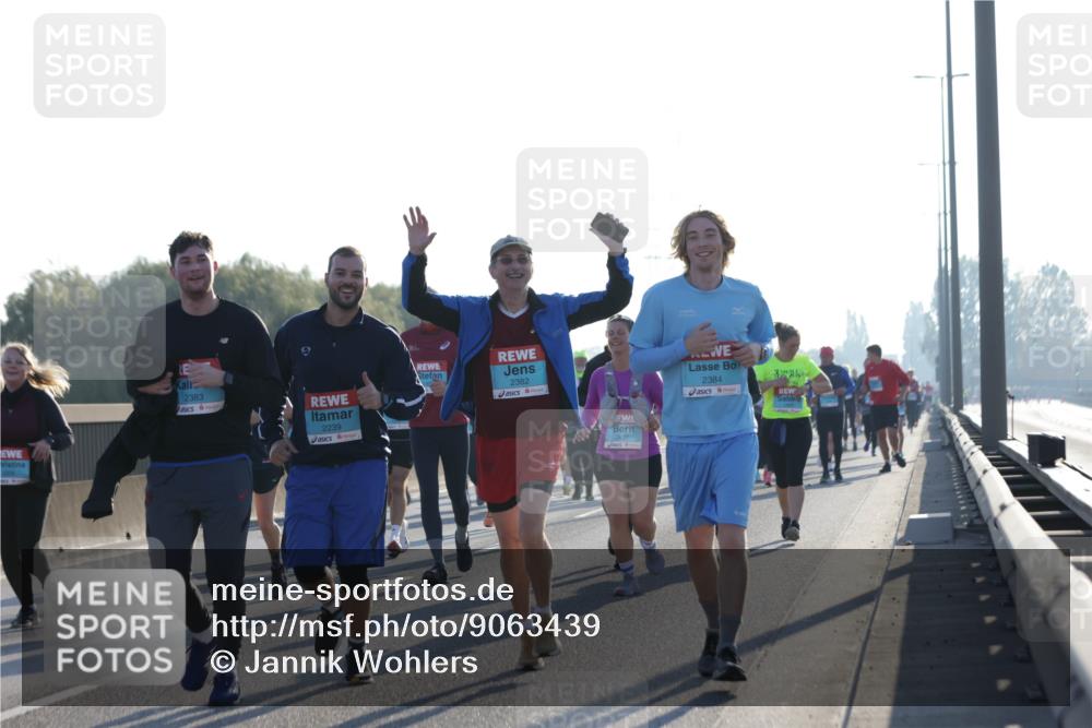 03.10.2025 - Köhlbrandbrückenlauf Jannik Wohlers http://msf.ph/oto/9063439 03.10.2025 09:24:06 Position 3 2383, 2239, 2382, 2384 meine-sportfotos.de