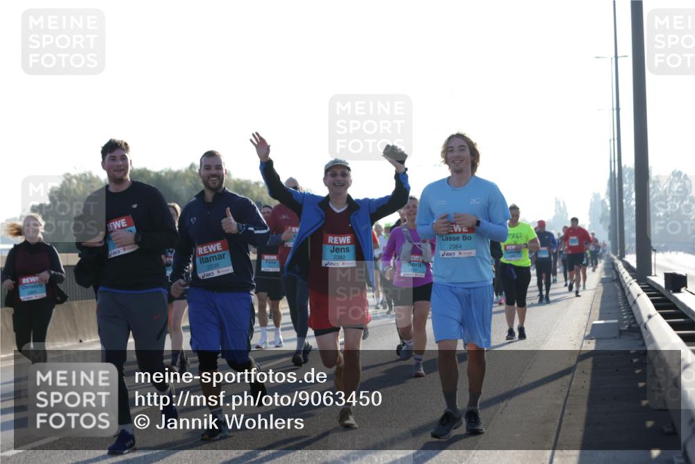 03.10.2025 - Köhlbrandbrückenlauf Jannik Wohlers http://msf.ph/oto/9063450 03.10.2025 09:24:06 Position 3 2239, 2382, 2637, 2384 meine-sportfotos.de