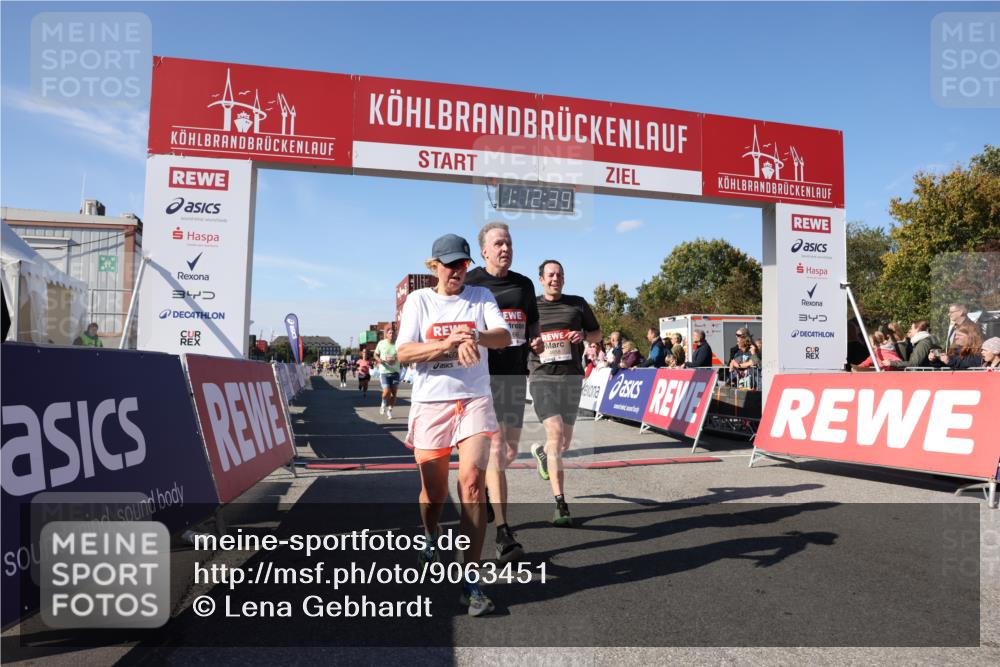 03.10.2025 - Köhlbrandbrückenlauf Lena Gebhardt http://msf.ph/oto/9063451 03.10.2025 13:12:39 Ziel 4048, 4189, 4391, 4392, 4527, 4609, 4638, 4700, 4855, 4858, 4864, 4873, 4973, 4975, 5874, 6466, 6588 meine-sportfotos.de