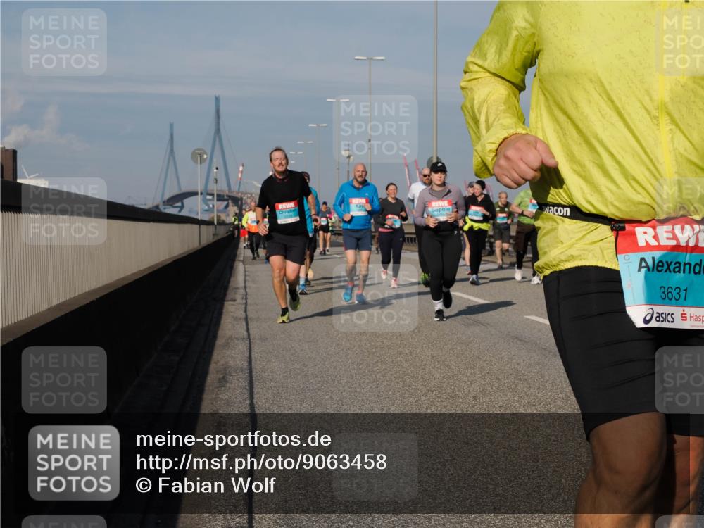 03.10.2025 - Köhlbrandbrückenlauf Fabian Wolf http://msf.ph/oto/9063458 03.10.2025 10:06:47 Position 3 3631 meine-sportfotos.de