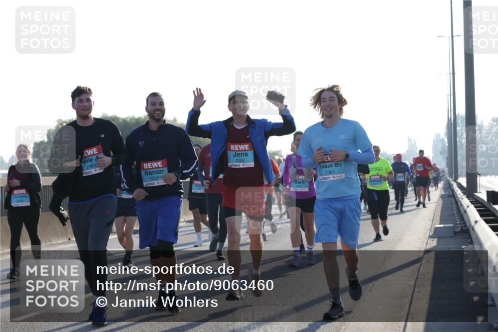 03.10.2025 - Köhlbrandbrückenlauf Jannik Wohlers http://msf.ph/oto/9063460 03.10.2025 09:24:07 Position 3 2383, 2239, 2382, 2384, 2637 meine-sportfotos.de