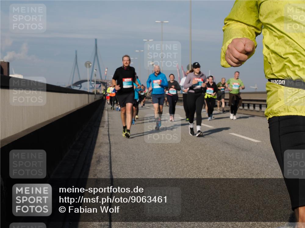 03.10.2025 - Köhlbrandbrückenlauf Fabian Wolf http://msf.ph/oto/9063461 03.10.2025 10:06:47 Position 3  meine-sportfotos.de