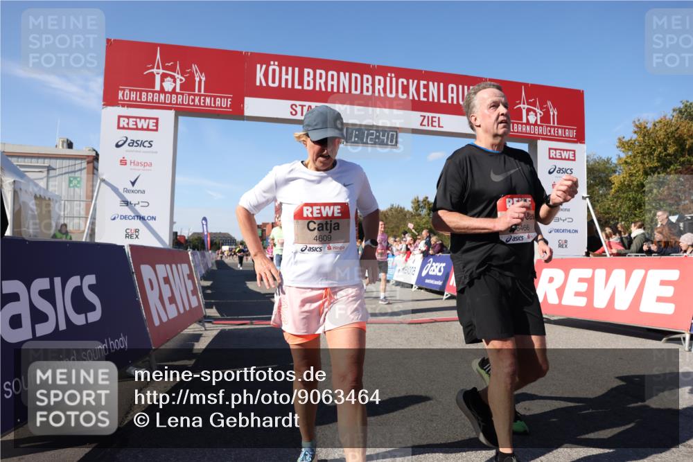 03.10.2025 - Köhlbrandbrückenlauf Lena Gebhardt http://msf.ph/oto/9063464 03.10.2025 13:12:40 Ziel 4048, 4391, 4392, 4527, 4609, 4700, 4855, 4858, 4864, 4873, 4973, 4975, 5874, 5916, 6466, 6588 meine-sportfotos.de