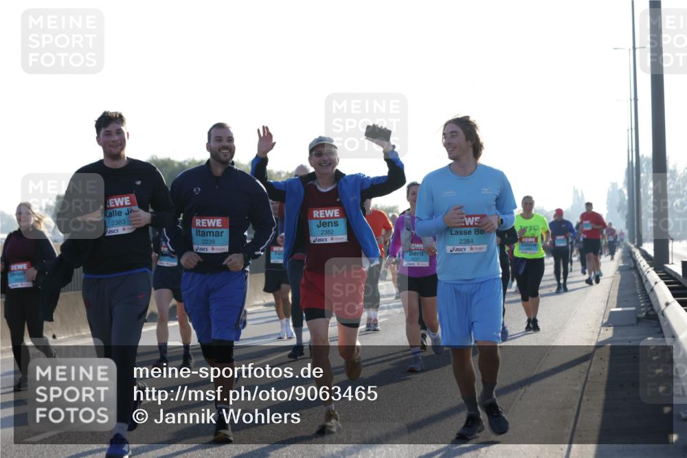03.10.2025 - Köhlbrandbrückenlauf Jannik Wohlers http://msf.ph/oto/9063465 03.10.2025 09:24:07 Position 3 2383, 2239, 2382, 2384, 2637 meine-sportfotos.de