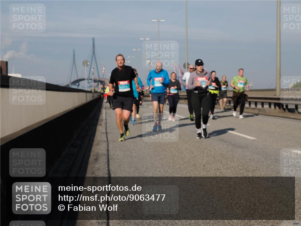 03.10.2025 - Köhlbrandbrückenlauf Fabian Wolf http://msf.ph/oto/9063477 03.10.2025 10:06:48 Position 3  meine-sportfotos.de