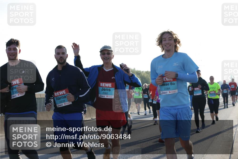 03.10.2025 - Köhlbrandbrückenlauf Jannik Wohlers http://msf.ph/oto/9063484 03.10.2025 09:24:08 Position 3 2383, 2239, 2382, 2384 meine-sportfotos.de