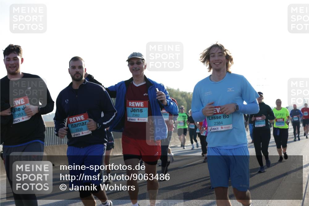 03.10.2025 - Köhlbrandbrückenlauf Jannik Wohlers http://msf.ph/oto/9063486 03.10.2025 09:24:08 Position 3 2383, 2239, 2382, 2384 meine-sportfotos.de