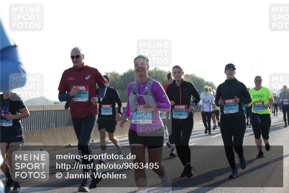 03.10.2025 - Köhlbrandbrückenlauf Jannik Wohlers http://msf.ph/oto/9063495 03.10.2025 09:24:10 Position 3 1483, 2637, 2284, 2271, 1800 meine-sportfotos.de