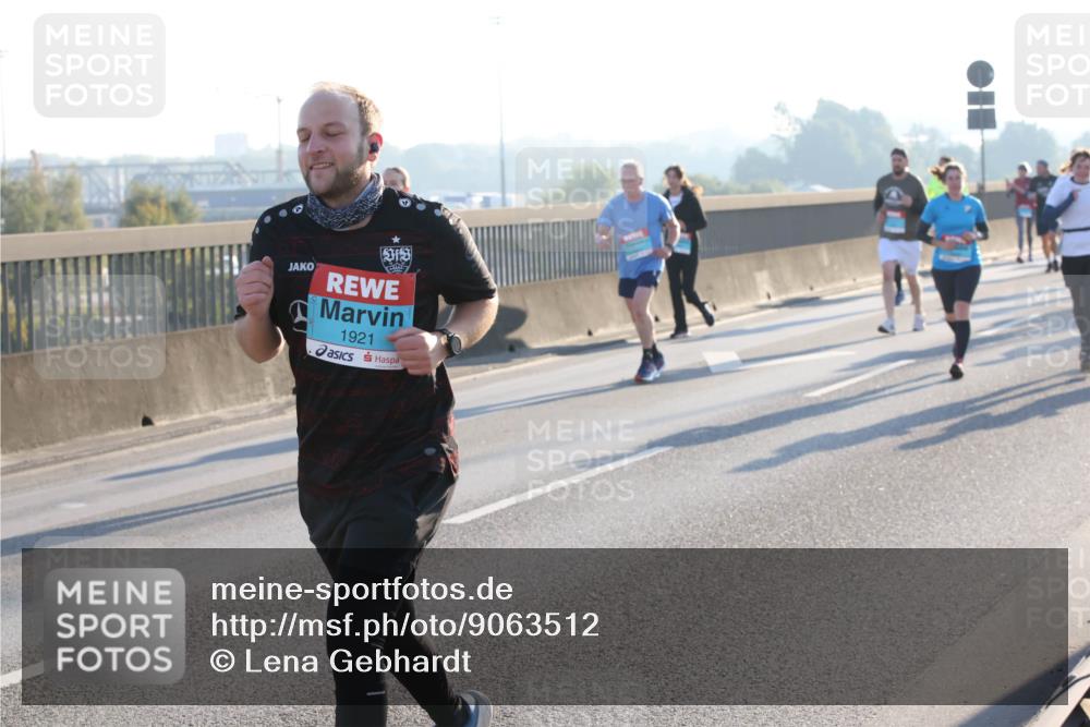 03.10.2025 - Köhlbrandbrückenlauf Lena Gebhardt http://msf.ph/oto/9063512 03.10.2025 09:20:55 Position 1 518, 1921 meine-sportfotos.de