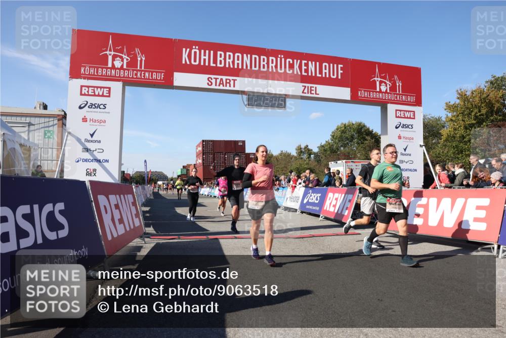 03.10.2025 - Köhlbrandbrückenlauf Lena Gebhardt http://msf.ph/oto/9063518 03.10.2025 13:12:46 Ziel 4048, 4391, 4392, 4527, 4609, 4671, 4855, 4858, 4975, 5874, 5916, 6466, 6588, 6791 meine-sportfotos.de