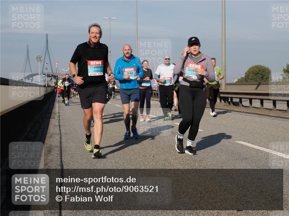 03.10.2025 - Köhlbrandbrückenlauf Fabian Wolf http://msf.ph/oto/9063521 03.10.2025 10:06:50 Position 3 2229, 2393 meine-sportfotos.de