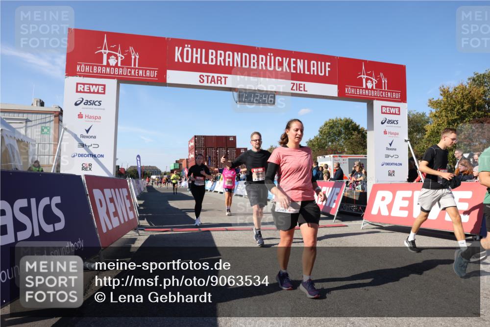 03.10.2025 - Köhlbrandbrückenlauf Lena Gebhardt http://msf.ph/oto/9063534 03.10.2025 13:12:46 Ziel 4048, 4391, 4392, 4527, 4609, 4671, 4855, 4858, 4975, 5874, 5916, 6466, 6588, 6791 meine-sportfotos.de