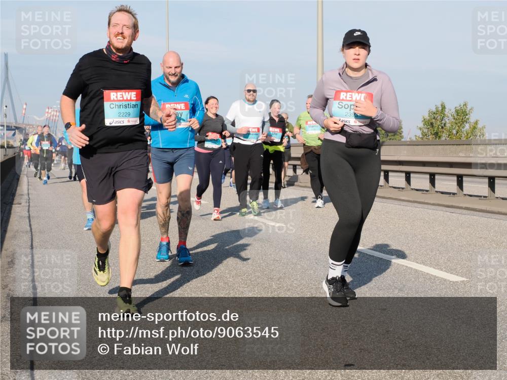 03.10.2025 - Köhlbrandbrückenlauf Fabian Wolf http://msf.ph/oto/9063545 03.10.2025 10:06:51 Position 3 2229, 2393 meine-sportfotos.de