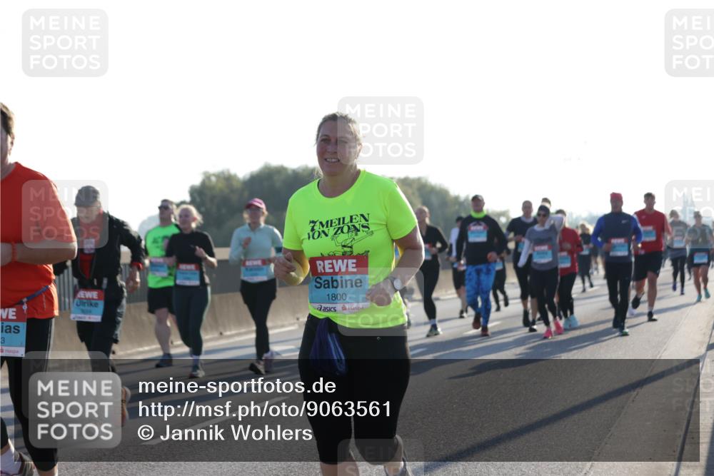 03.10.2025 - Köhlbrandbrückenlauf Jannik Wohlers http://msf.ph/oto/9063561 03.10.2025 09:24:13 Position 3 1800, 3 meine-sportfotos.de