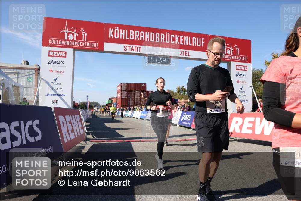 03.10.2025 - Köhlbrandbrückenlauf Lena Gebhardt http://msf.ph/oto/9063562 03.10.2025 13:12:48 Ziel 4048, 4391, 4392, 4527, 4671, 4855, 4965, 4975, 5874, 5916, 6497, 6588, 6791 meine-sportfotos.de