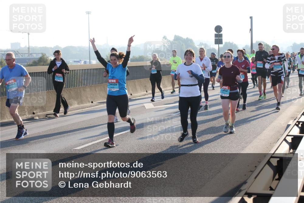 03.10.2025 - Köhlbrandbrückenlauf Lena Gebhardt http://msf.ph/oto/9063563 03.10.2025 09:20:57 Position 1 3666 meine-sportfotos.de