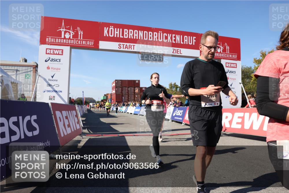 03.10.2025 - Köhlbrandbrückenlauf Lena Gebhardt http://msf.ph/oto/9063566 03.10.2025 13:12:48 Ziel 4048, 4391, 4392, 4527, 4671, 4855, 4965, 4975, 5874, 5916, 6497, 6588, 6791 meine-sportfotos.de