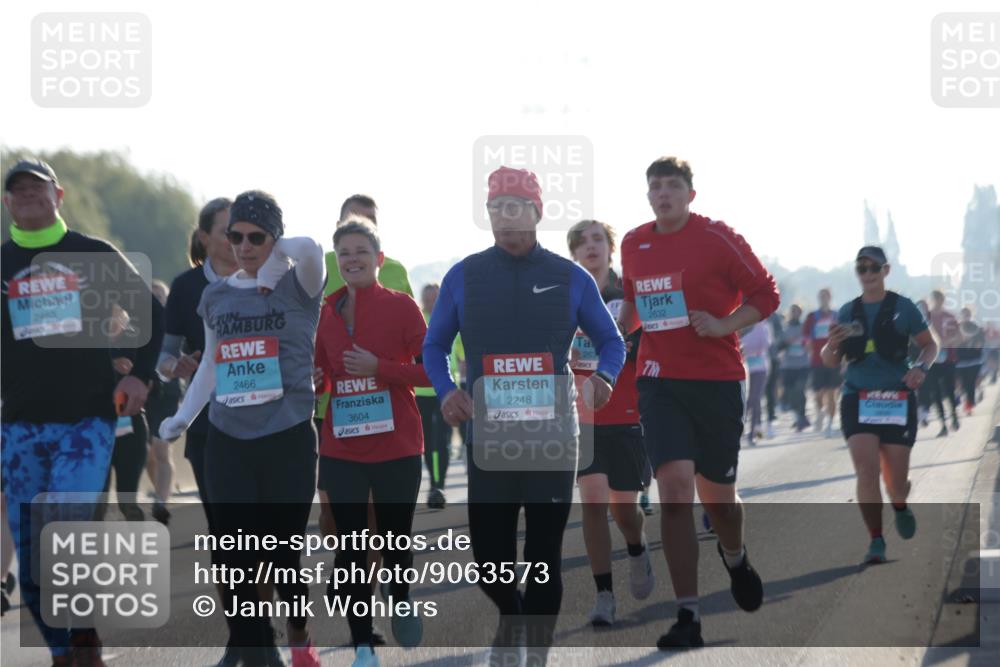 03.10.2025 - Köhlbrandbrückenlauf Jannik Wohlers http://msf.ph/oto/9063573 03.10.2025 09:24:15 Position 3 2463, 2466, 3604, 2248, 263, 2632 meine-sportfotos.de